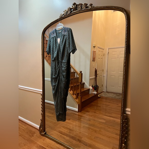 **SOLD** Veronica Beard Mariposa Dress
Size 6 - Sea glass Color Multi - Picture 7 of 11